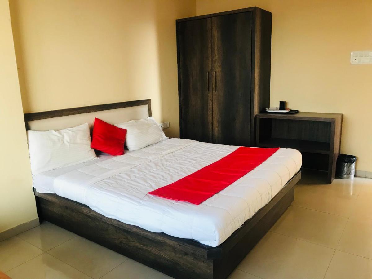 Staymaker Prakash International Gonikoppal 外观 照片