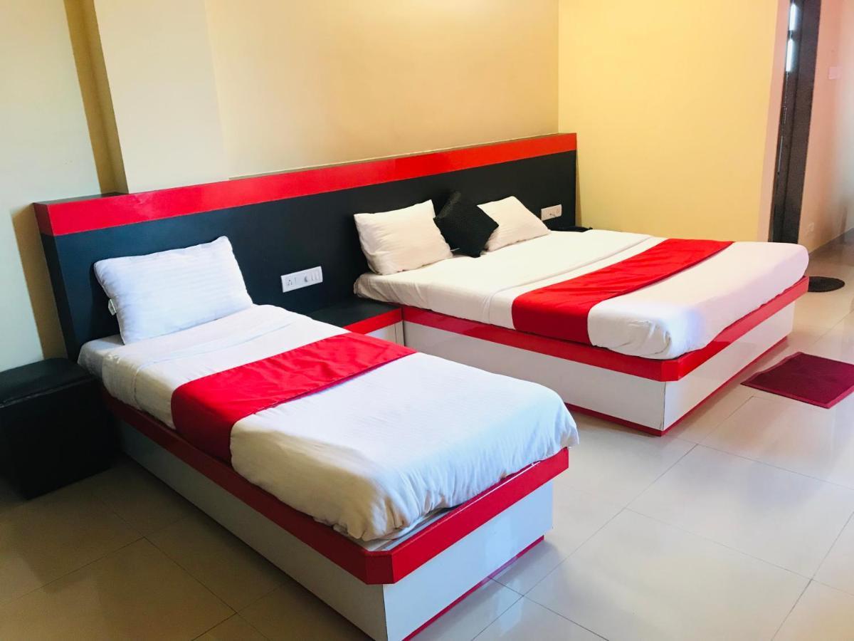 Staymaker Prakash International Gonikoppal 外观 照片